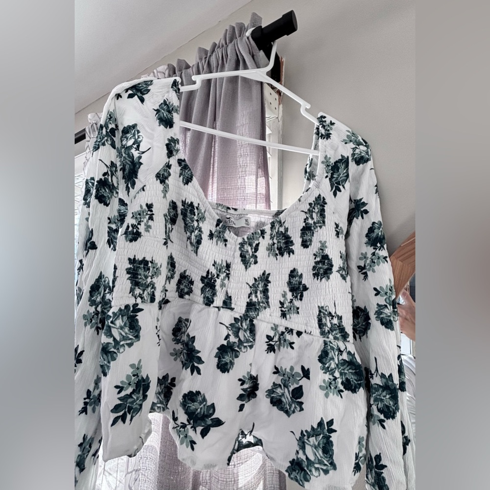 Hollister blouse size XL